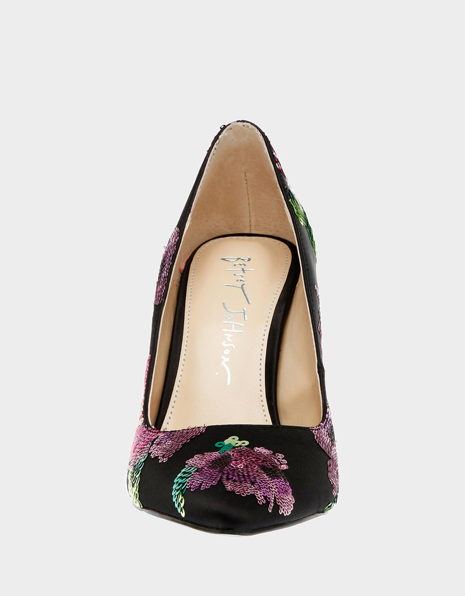 Betsey johnson deals neena pump