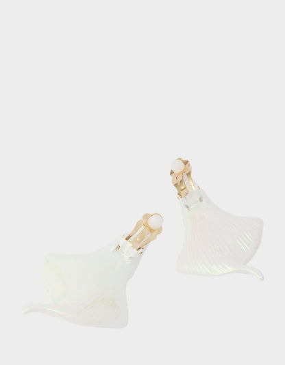 CALLA LILY EARRINGS WHITE - JEWELRY - Betsey Johnson
