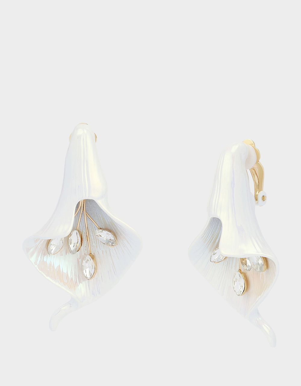 CALLA LILY EARRINGS WHITE - JEWELRY - Betsey Johnson