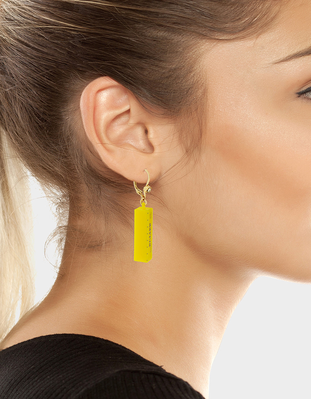 MISMATCH BREAD N BUTTER EARRINGS YELLOW - JEWELRY - Betsey Johnson - view 6