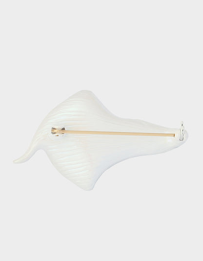 CALLA LILY BROOCH WHITE - JEWELRY - Betsey Johnson