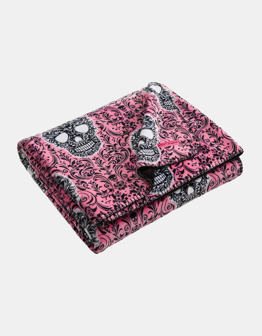 ANTIQUE SKULL 50" X 70" THROW BLANKET BLACK - ACCESSORIES - Betsey Johnson
