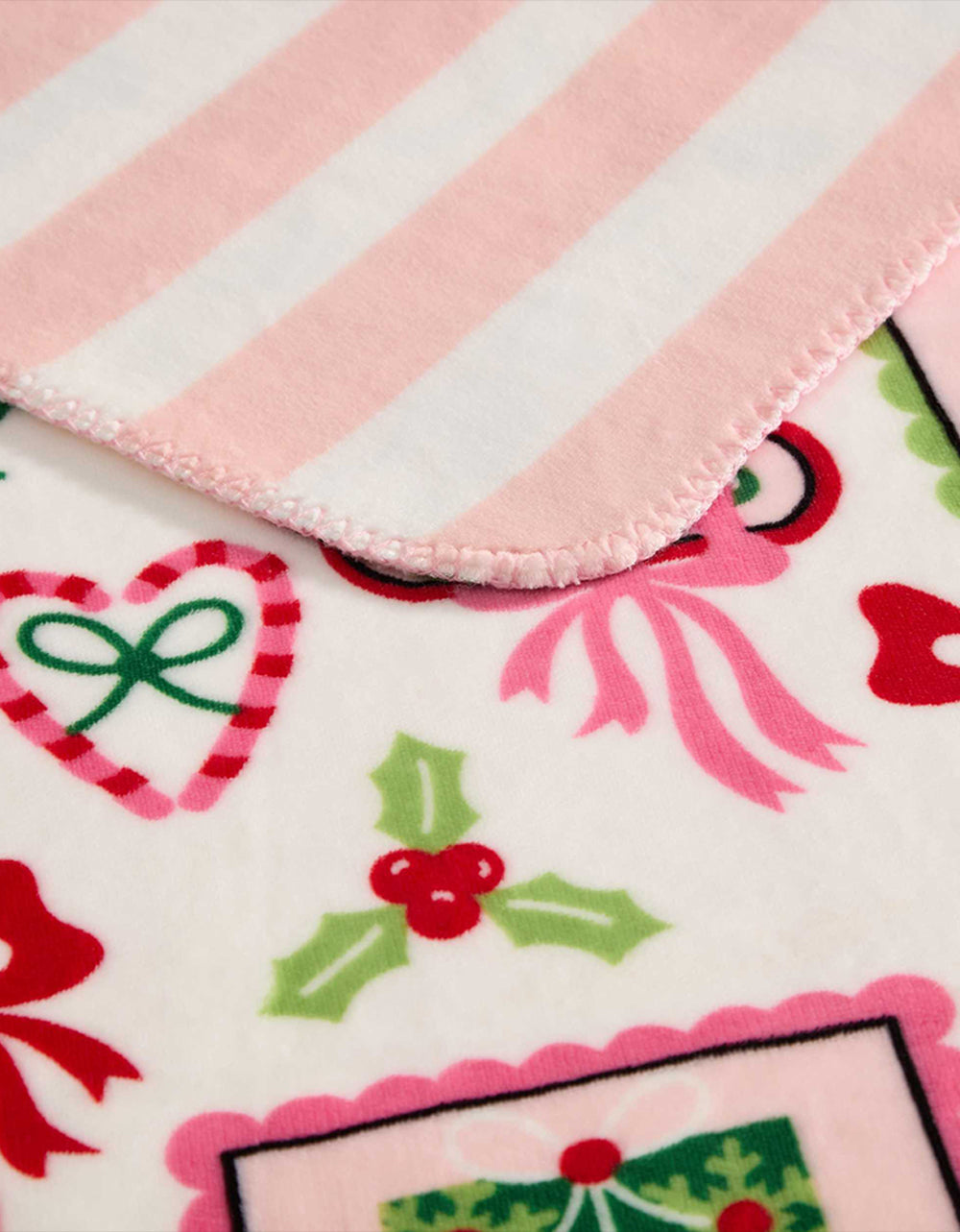 HOLIDAY GALLERY 50" X 70" THROW BLANKET PINK - ACCESSORIES - Betsey Johnson - view 4