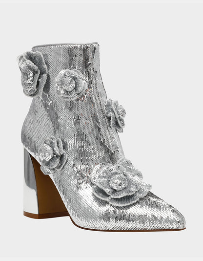 FINLEE SILVER - SHOES - Betsey Johnson