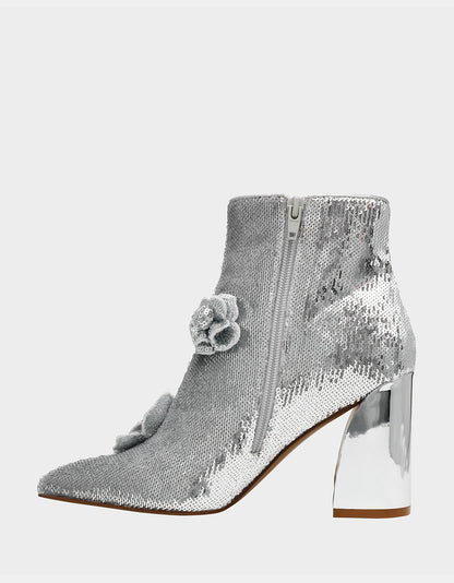 FINLEE SILVER - SHOES - Betsey Johnson