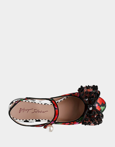 LIVY BLACK POPPY Flat Sandal | Women's Flats – Betsey Johnson