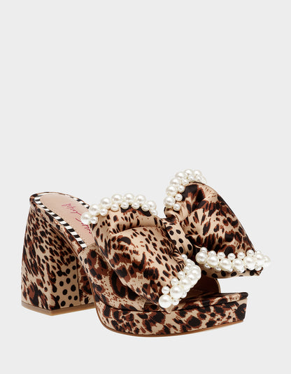 MACCIE LEOPARD - SHOES - Betsey Johnson