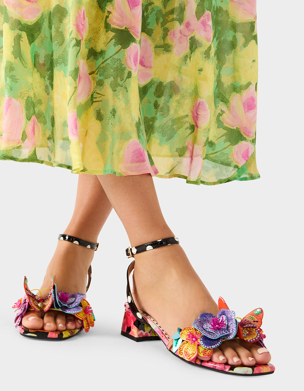 MARANDA BLACK MULTI Women's Block Floral Low Heel – Betsey Johnson