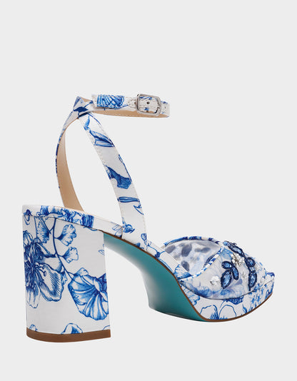 BRODY WHITE/BLUE FLORAL - SHOES - Betsey Johnson