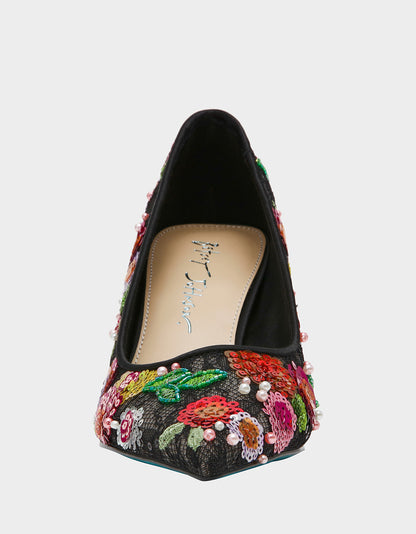 CYRUS BLACK FLORAL - SHOES - Betsey Johnson