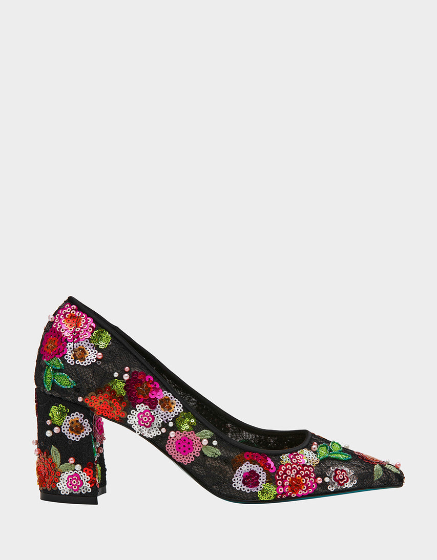 CYRUS BLACK FLORAL - SHOES - Betsey Johnson