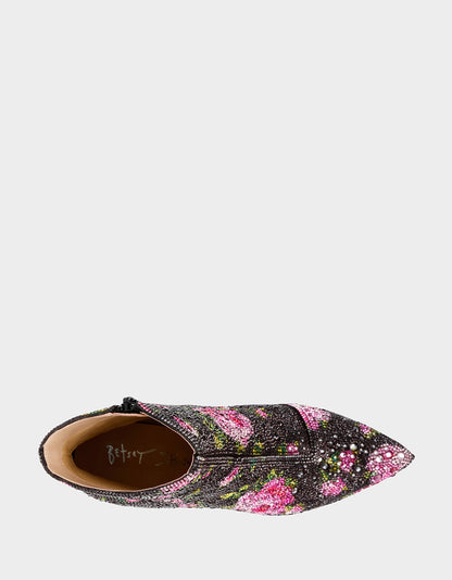 DELLA BLACK/PINK FLORAL - SHOES - Betsey Johnson