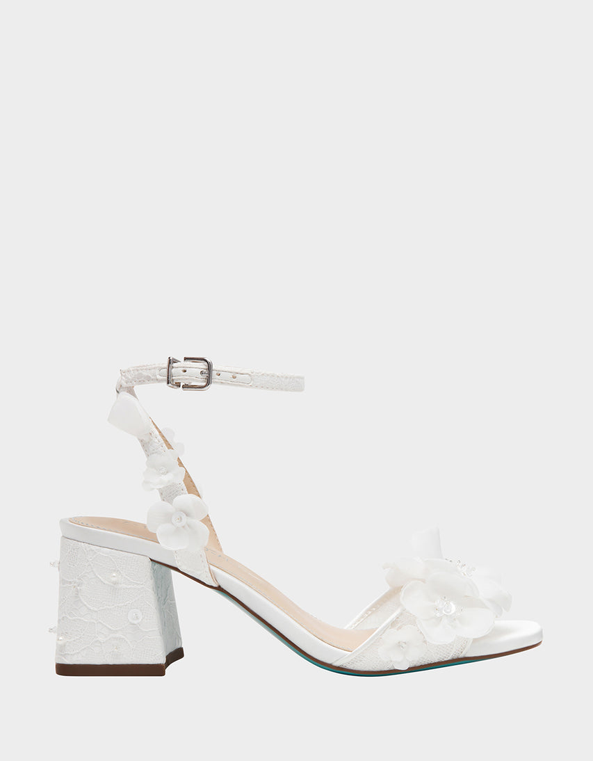 HANAH IVORY - SHOES - Betsey Johnson