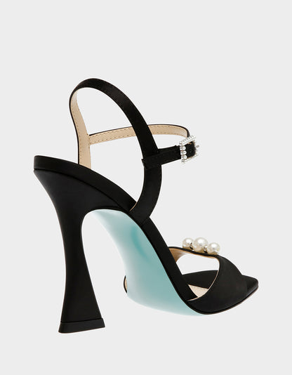 STORY BLACK - SHOES - Betsey Johnson