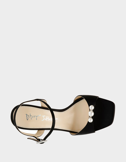 STORY BLACK - SHOES - Betsey Johnson