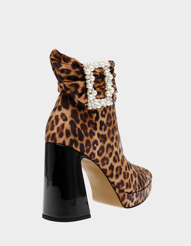 Lord and taylor deals leopard booties