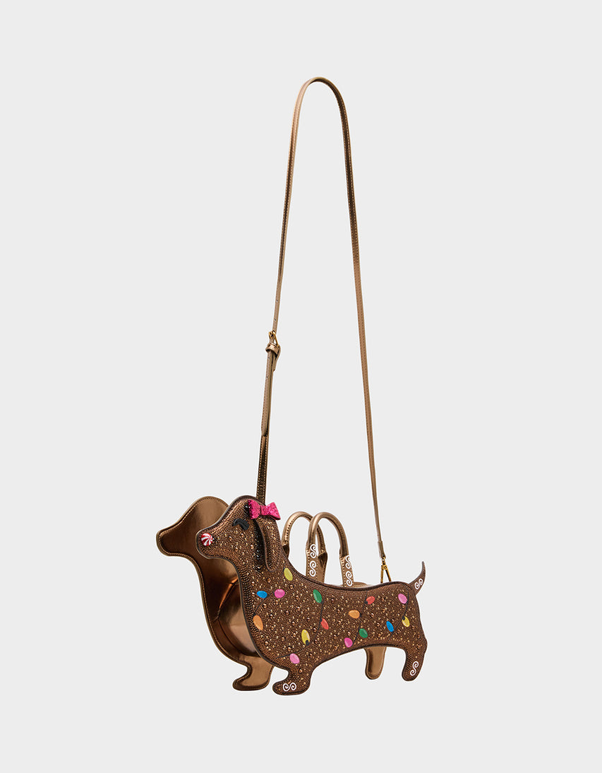 GINGIE DACHSIE BROWN - HANDBAGS - Betsey Johnson