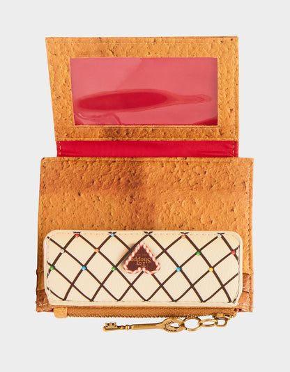 TREAT ME RIGHT WALLET BROWN - HANDBAGS - Betsey Johnson