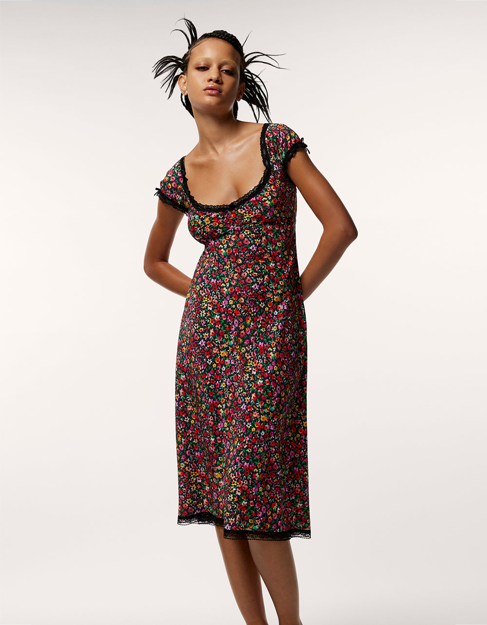 Smocked Back Party Dress Betsey Johnson Pepper Midi Dress - Floral Print, Ruffled Sleeves & Sweetheart Neck Pullover Summer Dress Smocked Back Party Dress Betsey Johnson Pepper Midi Dress - Floral Print, Ruffled Sleeves & Sweetheart Neck Pullover Summer Dress