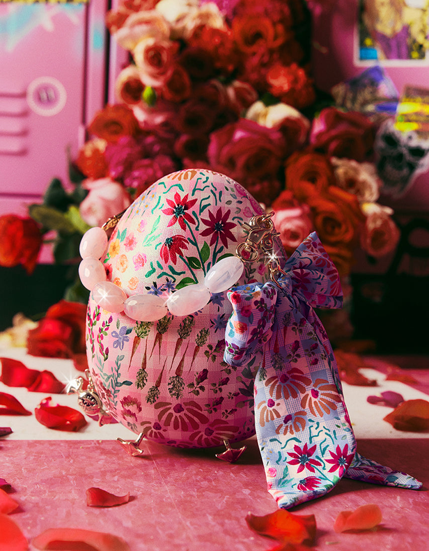 THE PLOT CHICKENS MULTI - HANDBAGS - Betsey Johnson