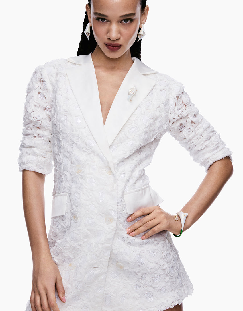 CALLA LILY BROOCH WHITE - JEWELRY - Betsey Johnson