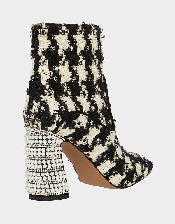 BLANCHE BLACK/WHITE - SHOES - Betsey Johnson