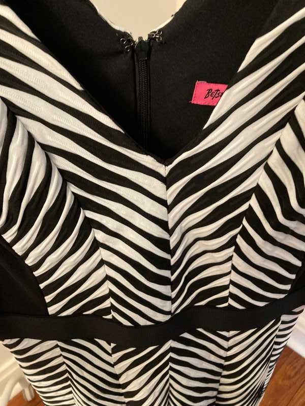 Betsey Johnson Black and White Graphic Print Dress | RE:LUV -  - Betsey Johnson
