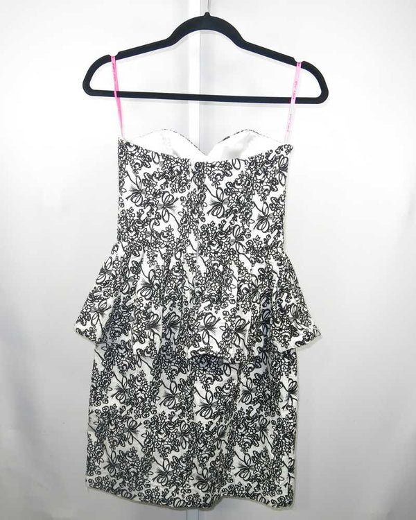 White & Black Patterned Dress | RE:LUV -  - Betsey Johnson