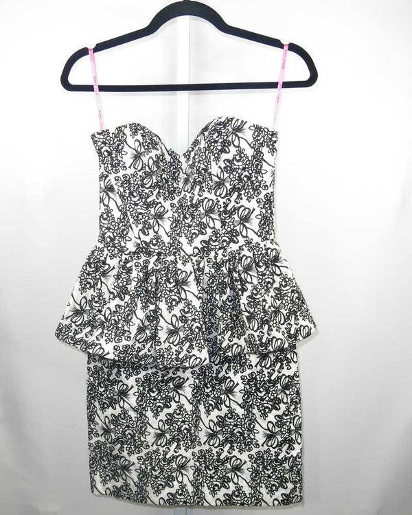 White & Black Patterned Dress | RE:LUV -  - Betsey Johnson